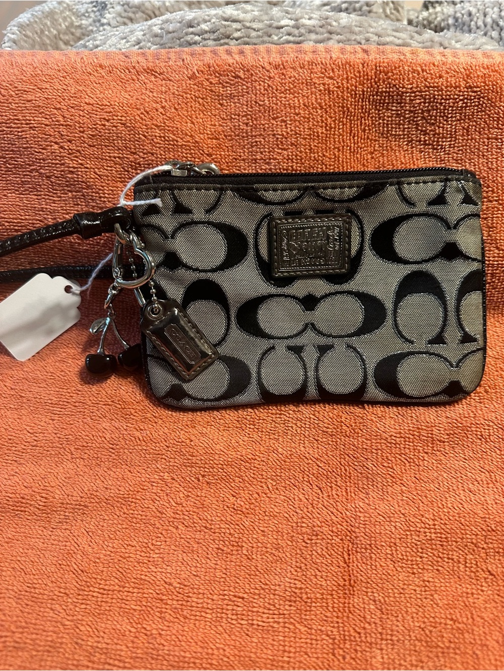 Coach Signature Jacquard Wristlet - Black & Cream